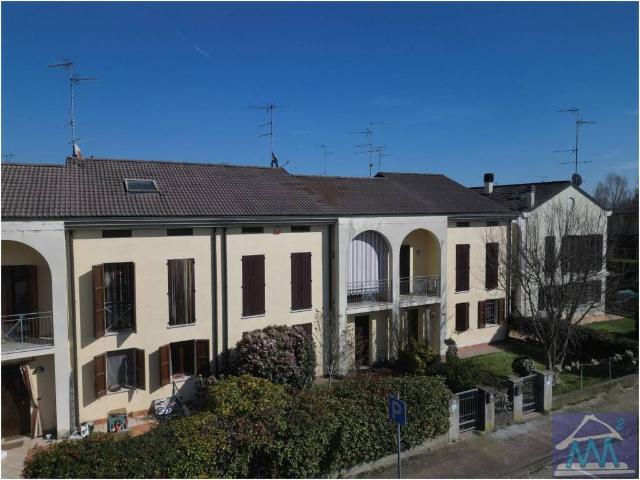 Villa Schiera in vendita a Moglia, Lombardia
