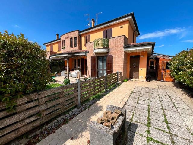 Villa Schiera in vendita a Moglia, Lombardia
