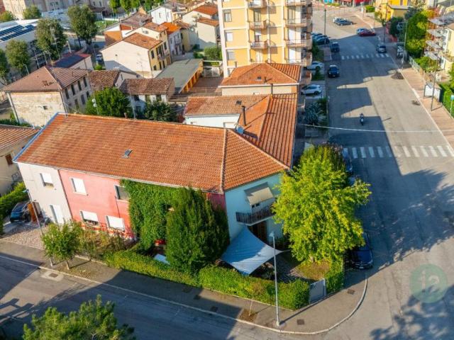 Villa Schiera in vendita a Moglia, Lombardia