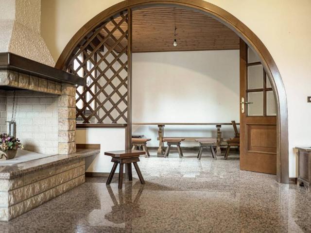 Villa Schiera in vendita a Moglia, Lombardia