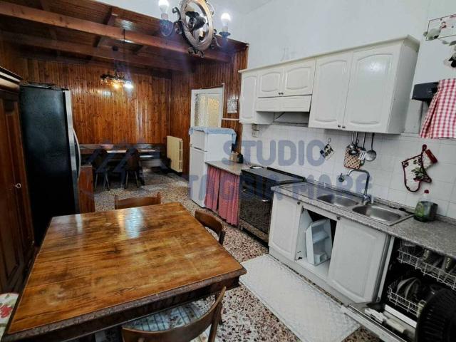 Villa Schiera in vendita a Molini Di Triora, Liguria