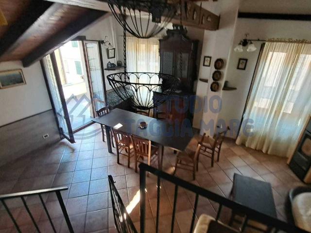 Villa Schiera in vendita a Molini Di Triora, Liguria