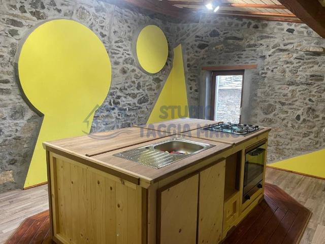 Villa Schiera in vendita a Molini Di Triora, Liguria