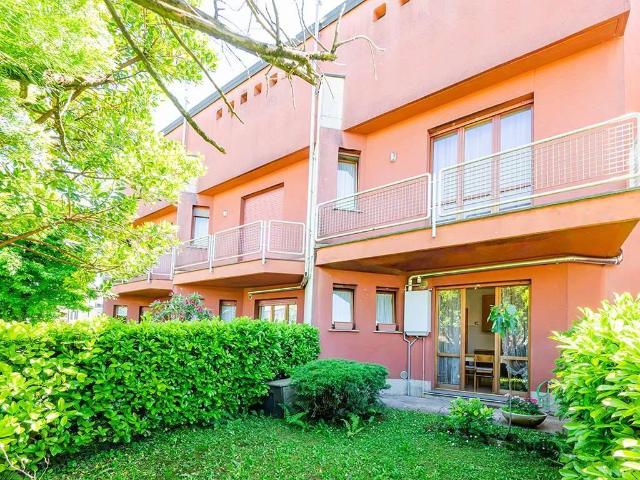 Villa Schiera in vendita a Molteno, Lombardia