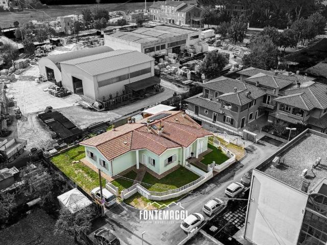 Villa Schiera in vendita a Marche, Pesaro E Urbino