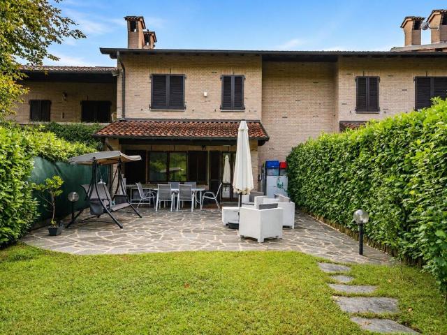 Villa Schiera in vendita a Monguzzo, Como