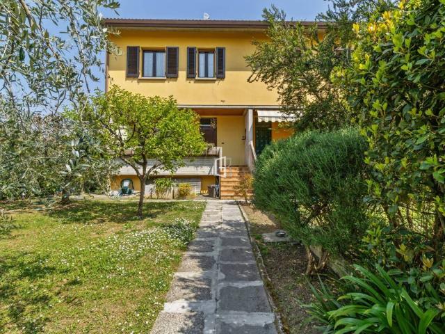 Villa Schiera in vendita a Moniga Del Garda, Lombardia