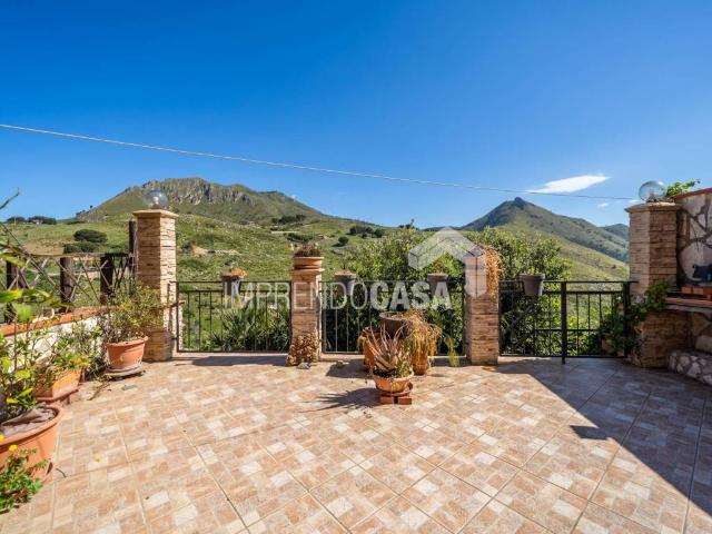 Villa Schiera in vendita a Villaggio Santa Rosalia, Monreale