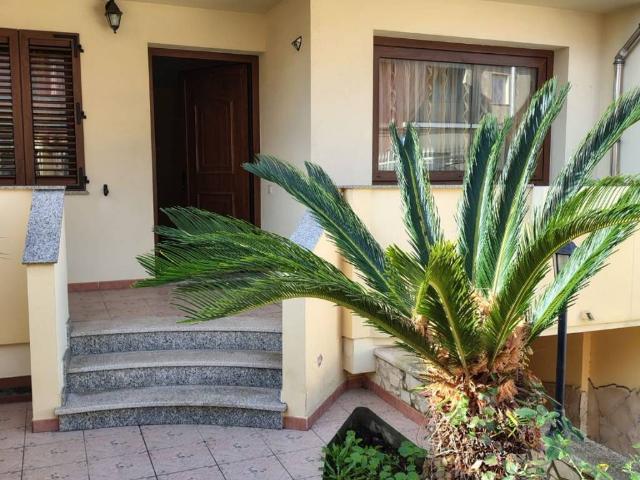Villa Schiera in vendita a Monserrato, Sardigna/Sardegna