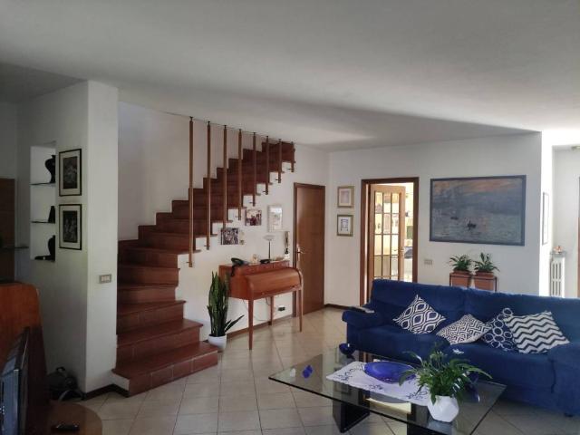 Villa Schiera in vendita a Montevettolini, Toscana