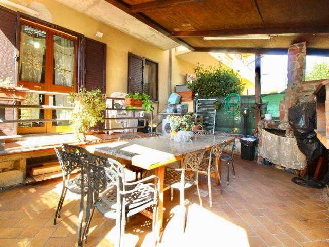 Villa Schiera in vendita a Montevettolini, Toscana