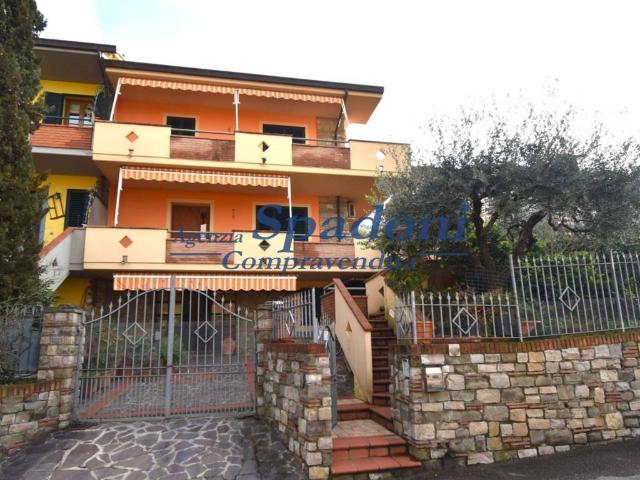 Villa Schiera in vendita a Grotta Parlanti, Montevettolini