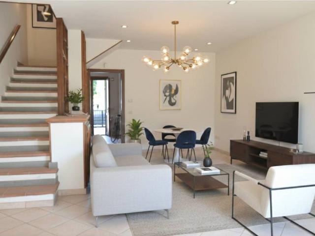 Villa Schiera in vendita a Pozzarello, Montevettolini