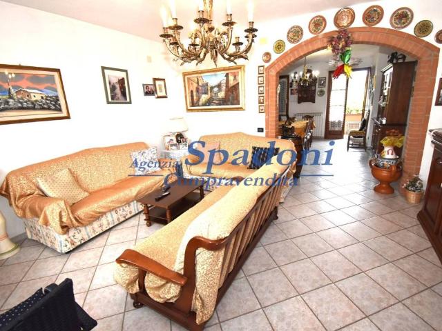 Villa Schiera in vendita a Montevettolini, Toscana