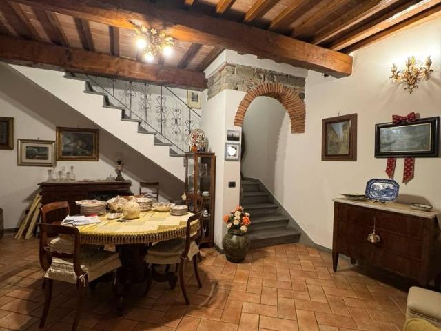Villa Schiera in vendita a Montale Alto, Montale