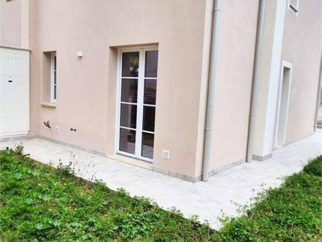 Villa Schiera in vendita a Montale Alto, Montale