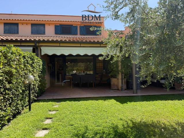 Villa Schiera in vendita a Montalto Di Castro, Lazio