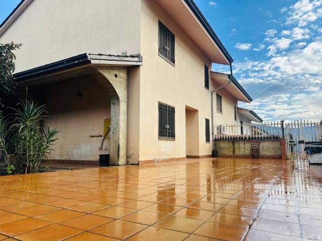 Villa Schiera in vendita a Sèttimo, Calabria