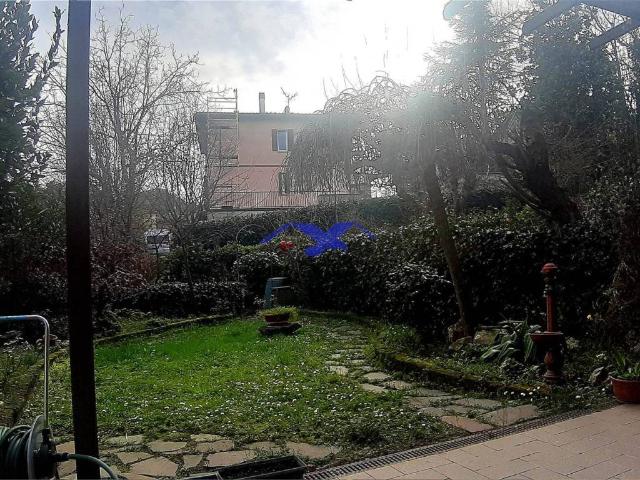 Villa Schiera in vendita a Monte San Giovanni, Monte San Pietro