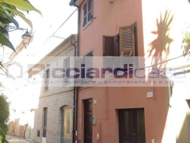 Villa Schiera in vendita a San Lorenzo, Marche