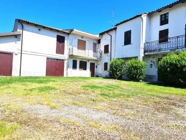 Villa Schiera in vendita a Montecalvo Versiggia, Lombardia