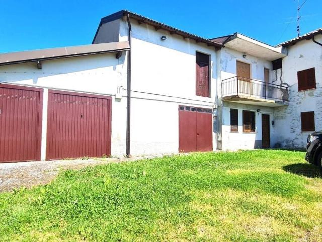 Villa Schiera in vendita a Montecalvo Versiggia, Lombardia