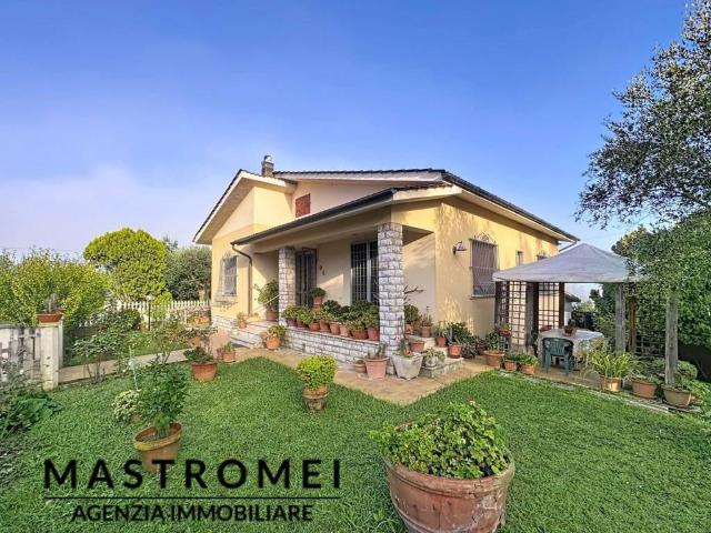 Villa Schiera in vendita a San Giuseppe, Montecarlo