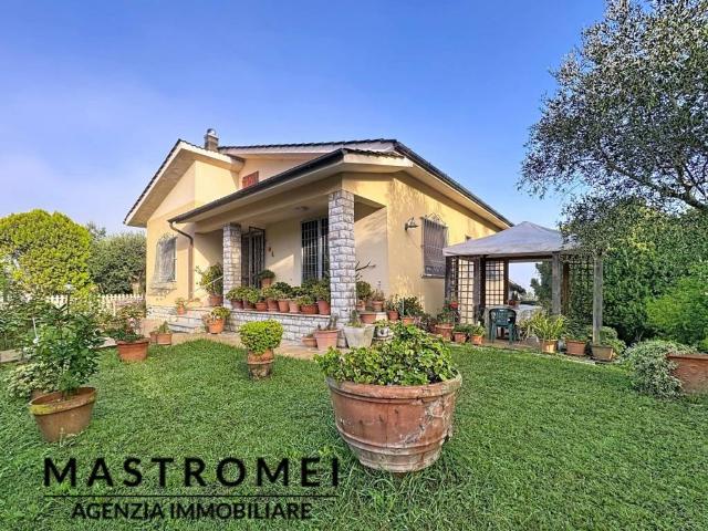 Villa Schiera in vendita a San Giuseppe, Montecarlo