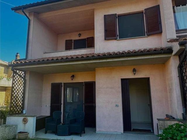 Villa Schiera in vendita a Montecastrilli, Umbria