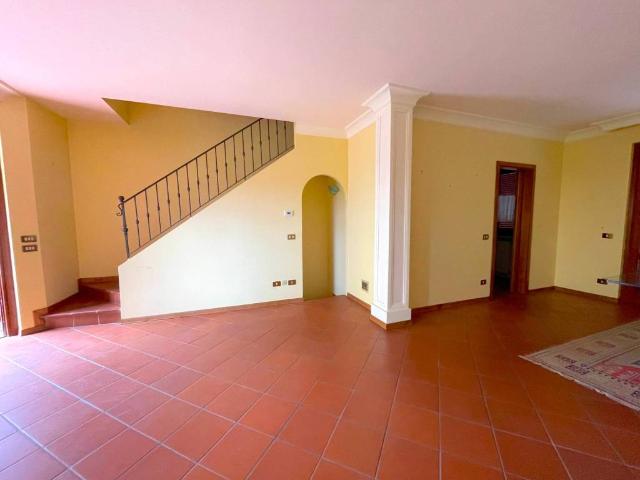 Villa Schiera in vendita a Montecatini Terme, Toscana
