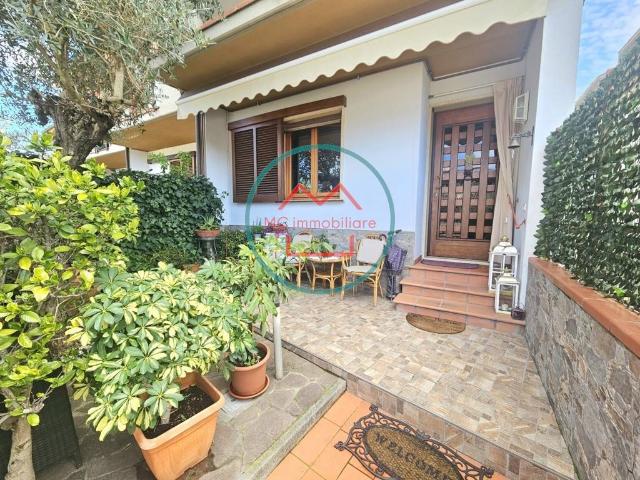 Villa Schiera in vendita a Montecatini Terme, Toscana