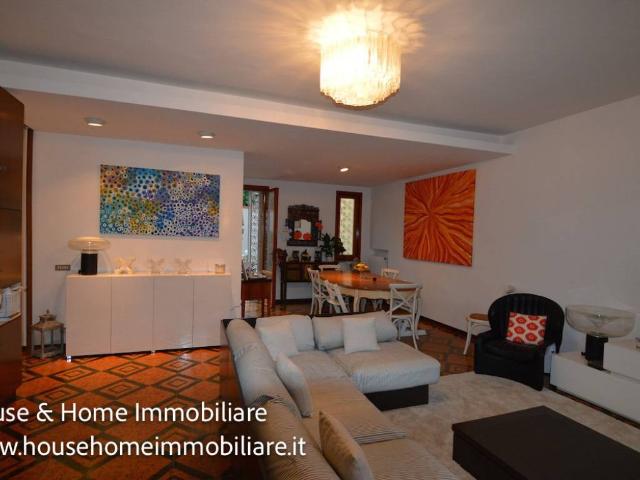 Villa Schiera in vendita a Montecatini Terme, Toscana