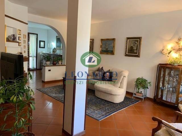 Villa Schiera in vendita a Montecatini Terme, Toscana