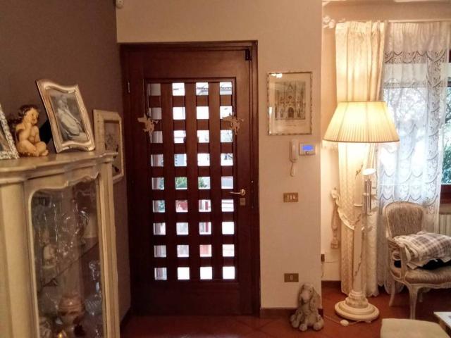 Villa Schiera in vendita a Montecatini Terme, Toscana