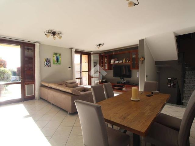 Villa Schiera in vendita a Montechiarugolo, Reggio Emilia