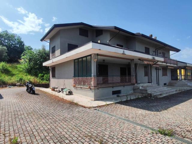 Villa Schiera in vendita a Montefalcione, Campania