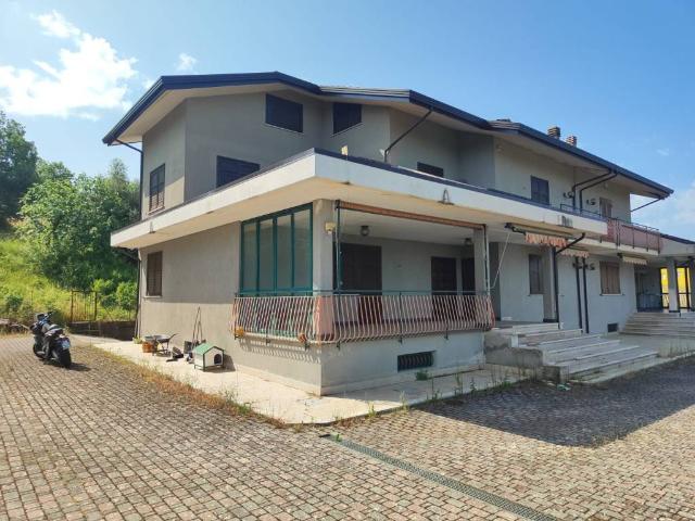 Villa Schiera in vendita a Montefalcione, Campania