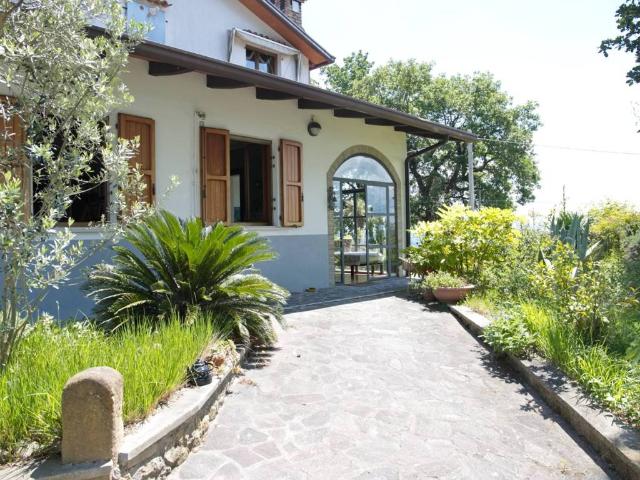 Villa Schiera in vendita a Montefiore Conca, Reggio Emilia