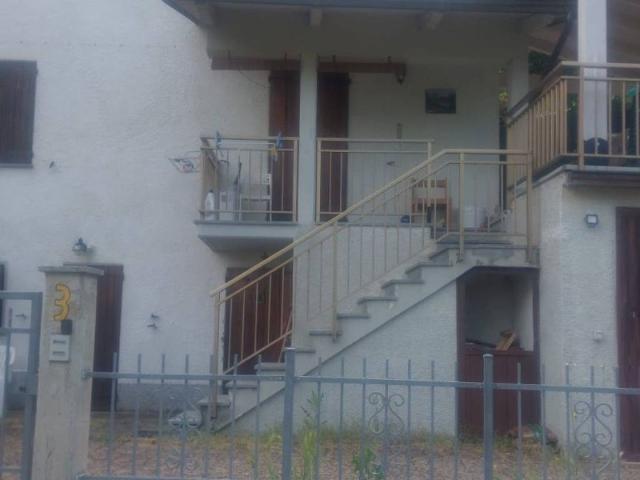 Villa Schiera in vendita a Unione dei comuni del Distretto Ceramico, Montefiorino