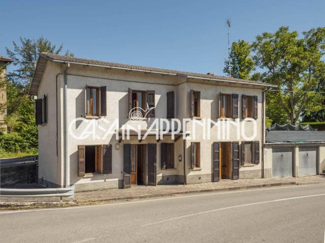Villa Schiera in vendita a Unione dei comuni del Distretto Ceramico, Montefiorino