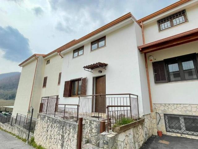 Villa Schiera in vendita a Gaudi, Monteforte Irpino