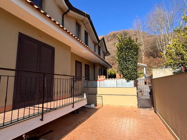 Villa Schiera in vendita a Gaudi, Monteforte Irpino