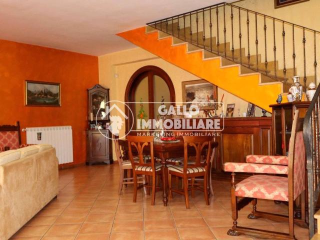 Villa Schiera in vendita a Vetriera, Monteforte Irpino