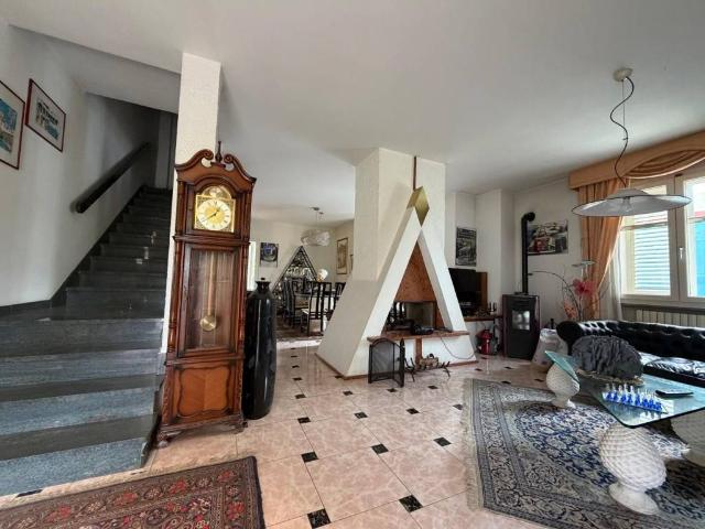 Villa Schiera in vendita a Unione dei Comuni Circondario dell'Empolese Valdelsa, Montelupo Fiorentino