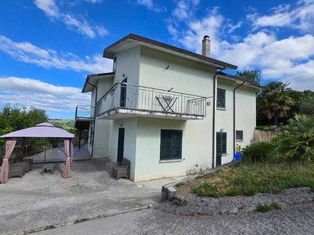 Villa Schiera in vendita a Montemarano, Campania