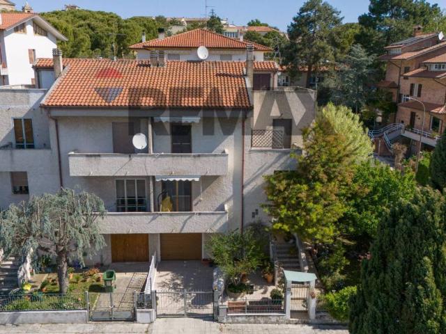 Villa Schiera in vendita a Marche, Ancona