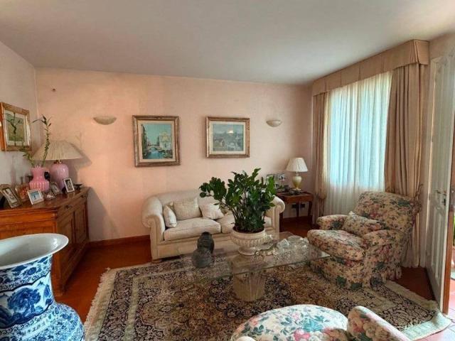 Villa Schiera in vendita a Montemurlo, Prato