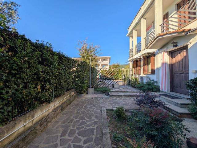 Villa Schiera in vendita a Montemurlo, Prato
