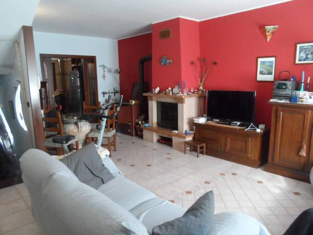 Villa Schiera in vendita a Bora Ragnola, Marche