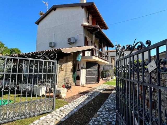 Villa Schiera in vendita a San Leonardo Valcellina / Salinart, Montereale Valcellina / Montreâl